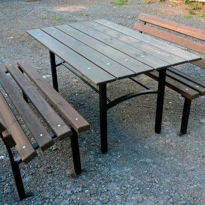 Стол и две лавочки