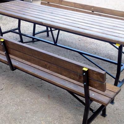 Стол и две лавочки