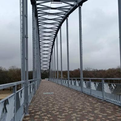 Перильные ограждения пешеходного моста через реку Сож