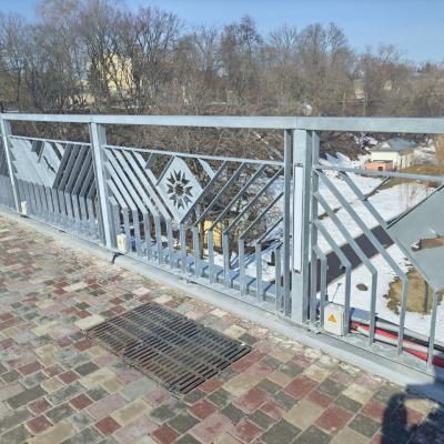 Перильные ограждения пешеходного моста через реку Сож