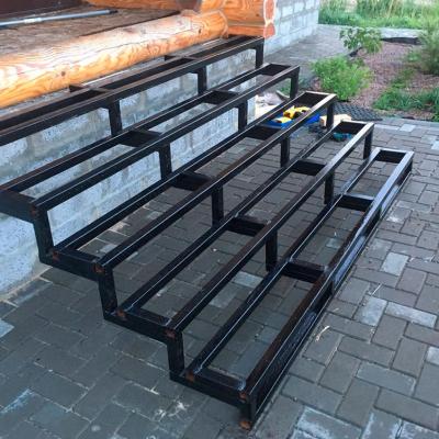 Ступеньки металлические